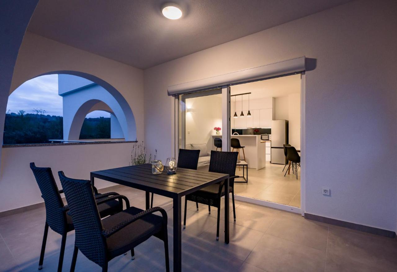 לופאר Apartmani Villa Zora מראה חיצוני תמונה