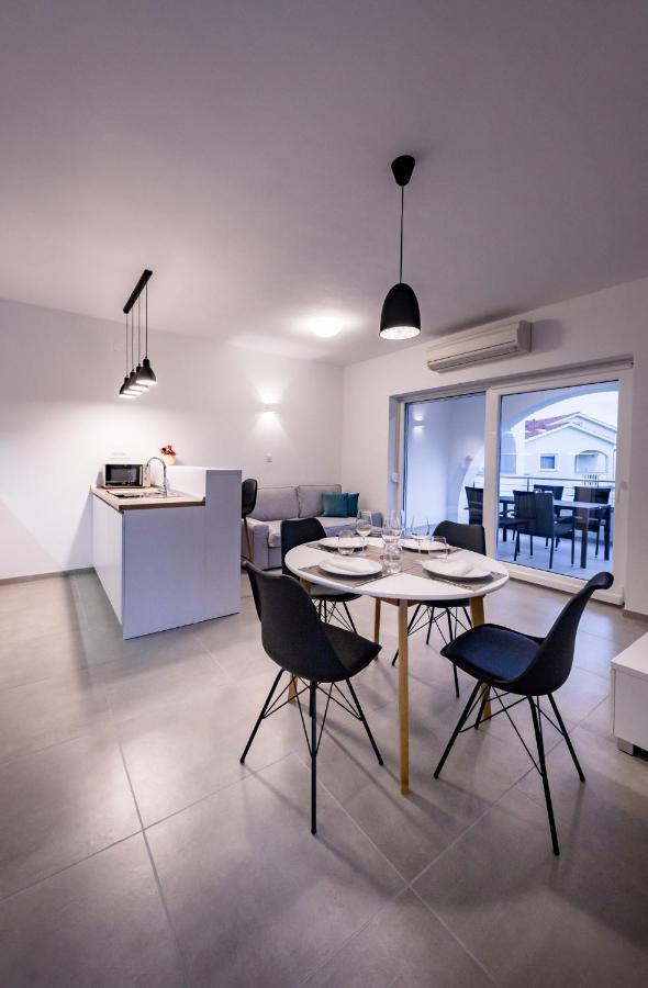 לופאר Apartmani Villa Zora מראה חיצוני תמונה