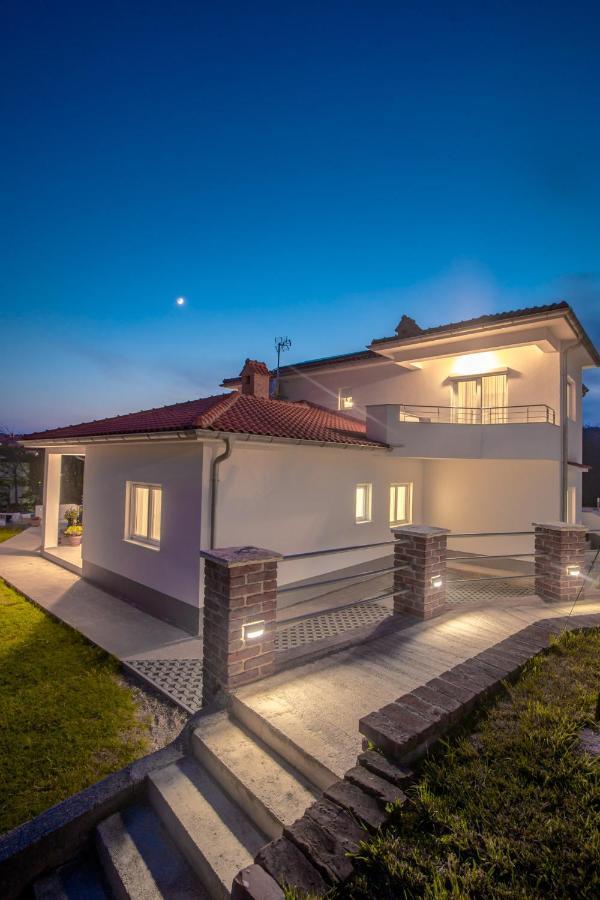 לופאר Apartmani Villa Zora מראה חיצוני תמונה