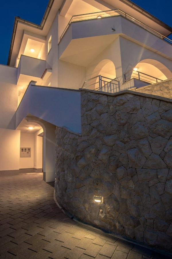 לופאר Apartmani Villa Zora מראה חיצוני תמונה