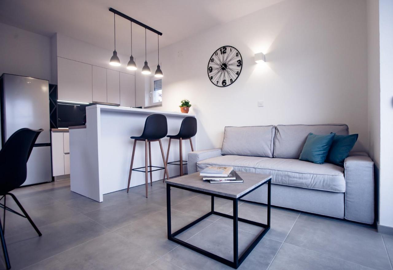 לופאר Apartmani Villa Zora מראה חיצוני תמונה