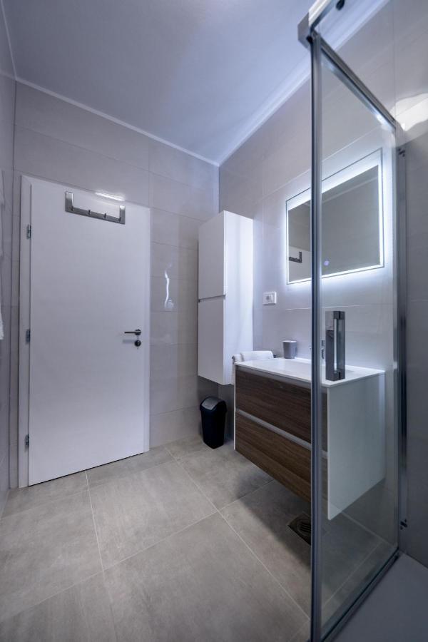 לופאר Apartmani Villa Zora מראה חיצוני תמונה