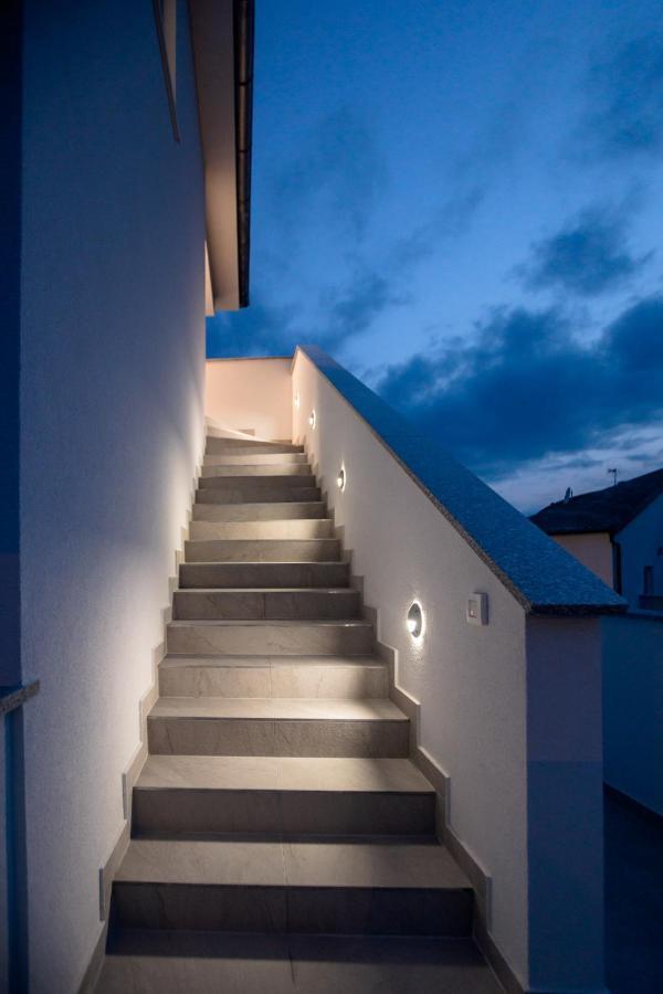 לופאר Apartmani Villa Zora מראה חיצוני תמונה