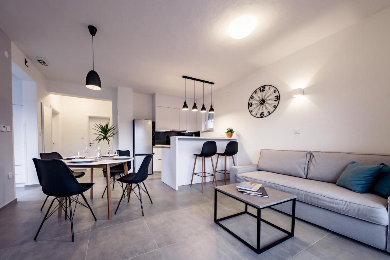 לופאר Apartmani Villa Zora מראה חיצוני תמונה