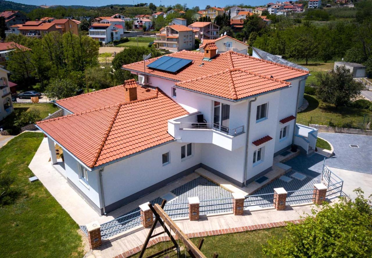 לופאר Apartmani Villa Zora מראה חיצוני תמונה